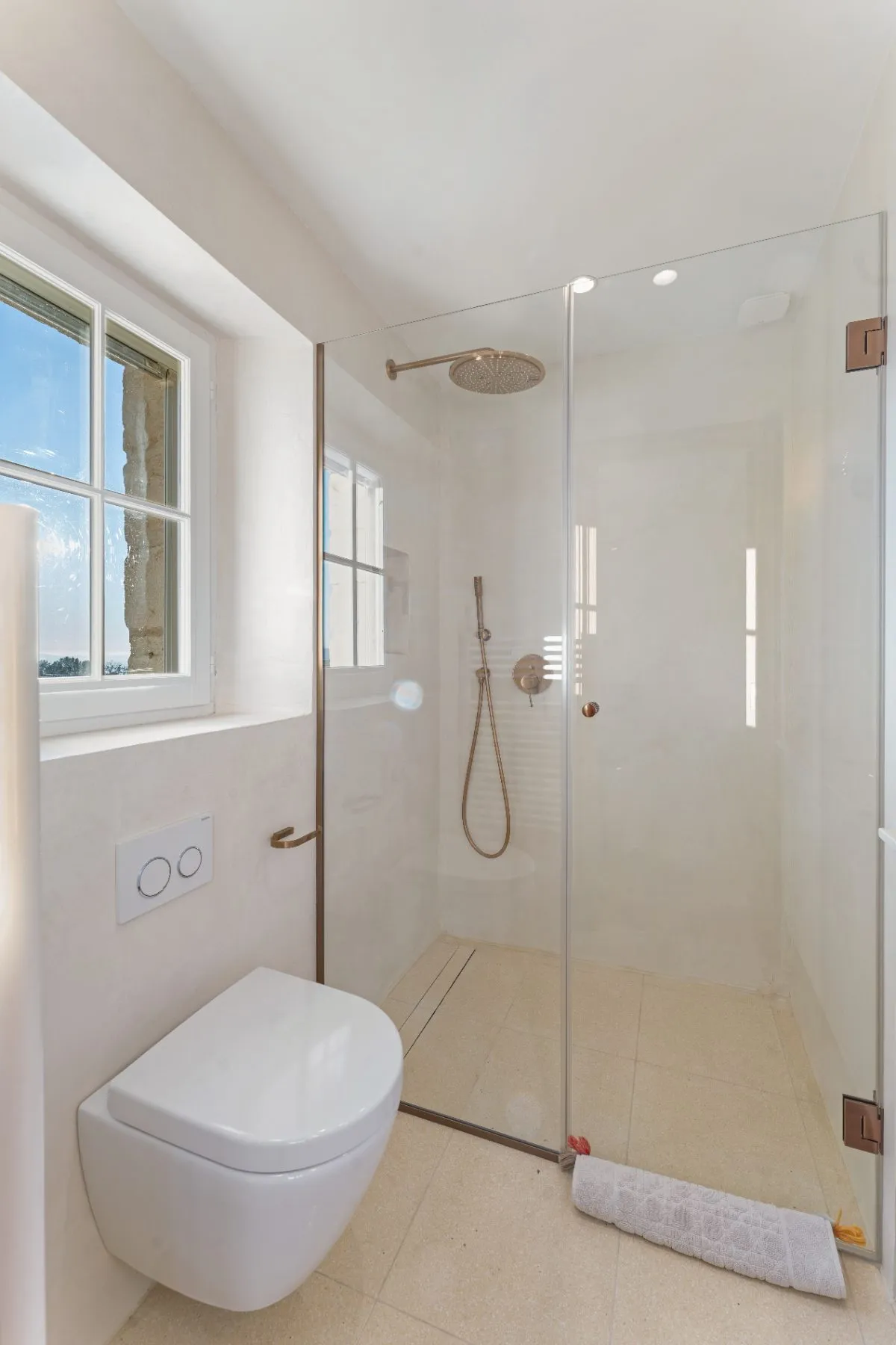 Third en-suite bathroom