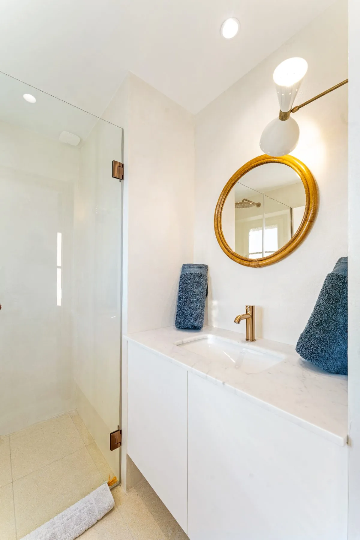 Third en-suite bathroom, second view